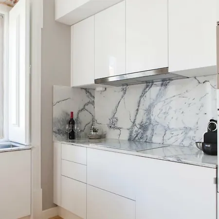 Alfama Sophisticate Flat With Balconies 2bedrs 2baths & Ac In 19th Century Building Historic Center Lisboa