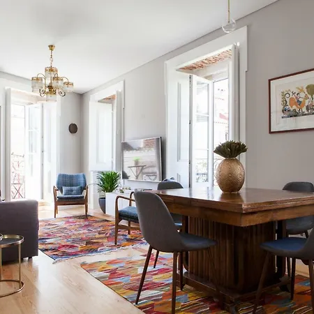 Alfama Sophisticate Flat With Balconies 2bedrs 2baths & Ac In 19th Century Building Historic Center * Lisboa