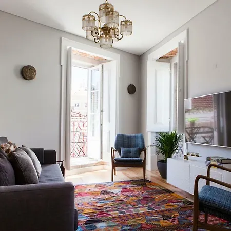 شقة Alfama Sophisticate Flat With Balconies 2bedrs 2baths & Ac In 19th Century Building Historic Center *