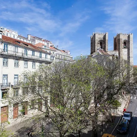 شقة Alfama Sophisticate Flat With Balconies 2bedrs 2baths & Ac In 19th Century Building Historic Center Lisboa