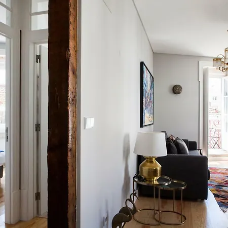Alfama Sophisticate Flat With Balconies 2bedrs 2baths & Ac In 19th Century Building Historic Center Apartmán *