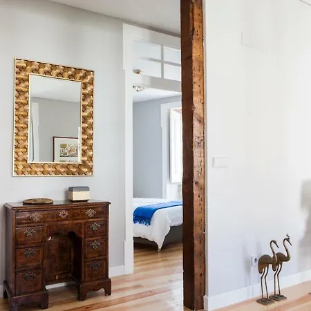 شقة Alfama Sophisticate Flat With Balconies 2bedrs 2baths & Ac In 19th Century Building Historic Center Lisboa