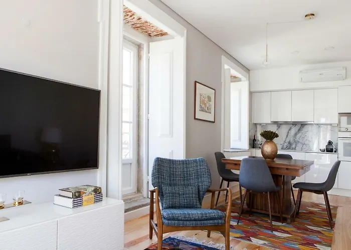 Alfama Sophisticate Flat With Balconies 2bedrs 2baths & Ac In 19th Century Building Historic Center Apartamento Lisboa