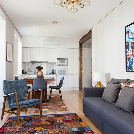 Alfama Sophisticate Flat With Balconies 2bedrs 2baths & Ac In 19th Century Building Historic Center Appartement *