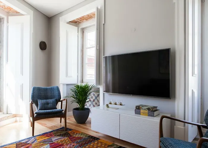 Apartment Alfama Sophisticate Flat With Balconies 2bedrs 2baths & Ac In 19th Century Building Historic Center *