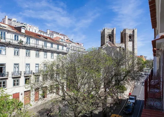 Apartment Alfama Sophisticate Flat With Balconies 2bedrs 2baths & Ac In 19th Century Building Historic Center Lissabon